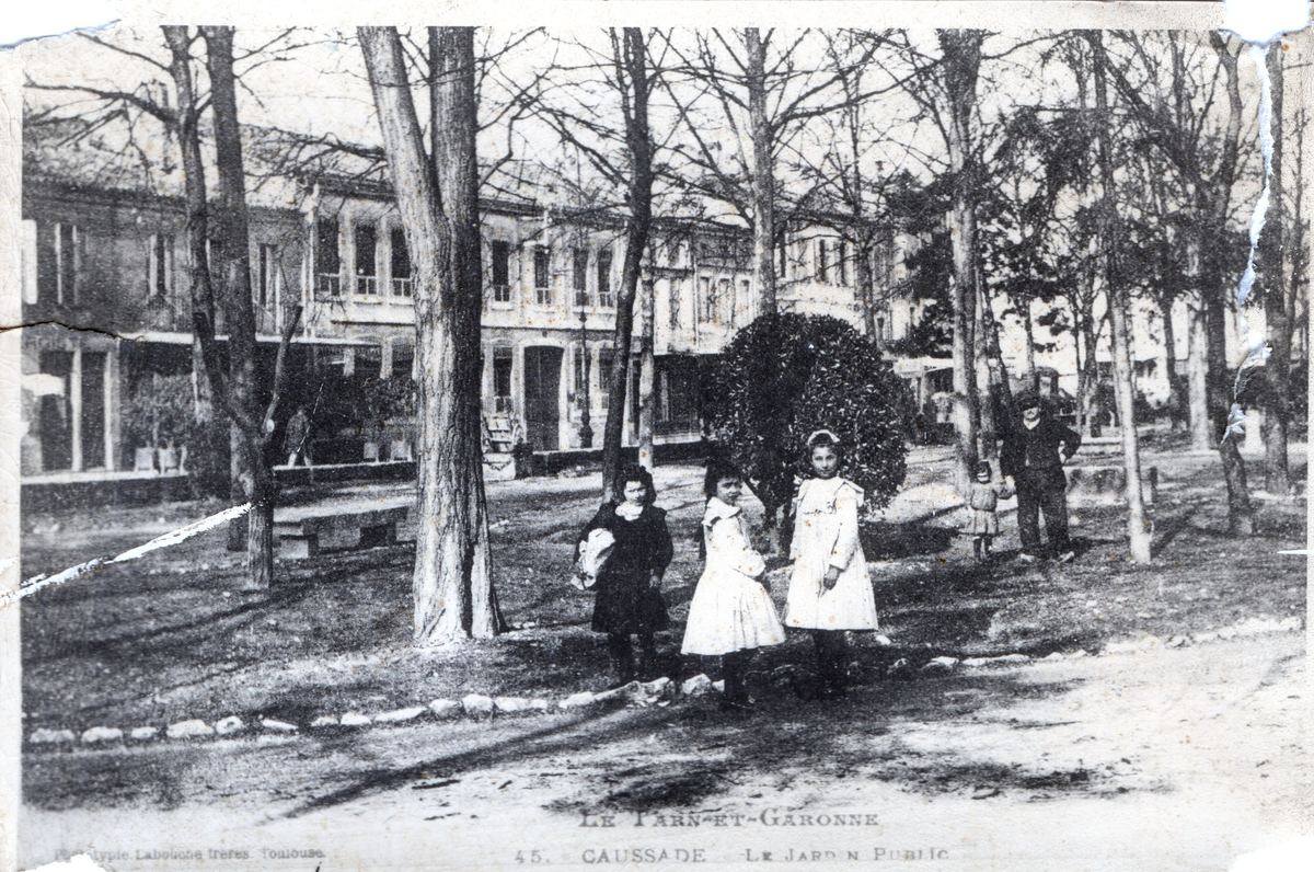Jardin public de Caussade vers 1910