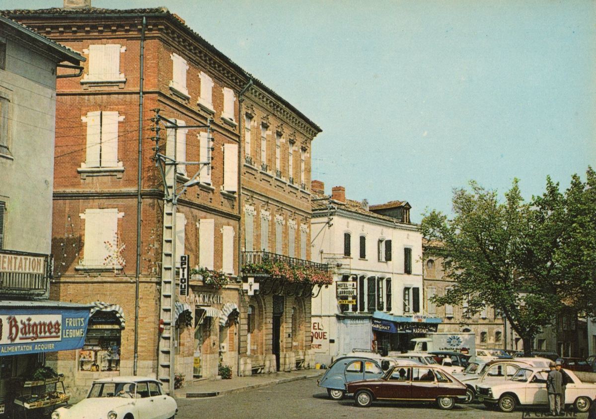 Rue commerçante de Caussade au temps des échoppes