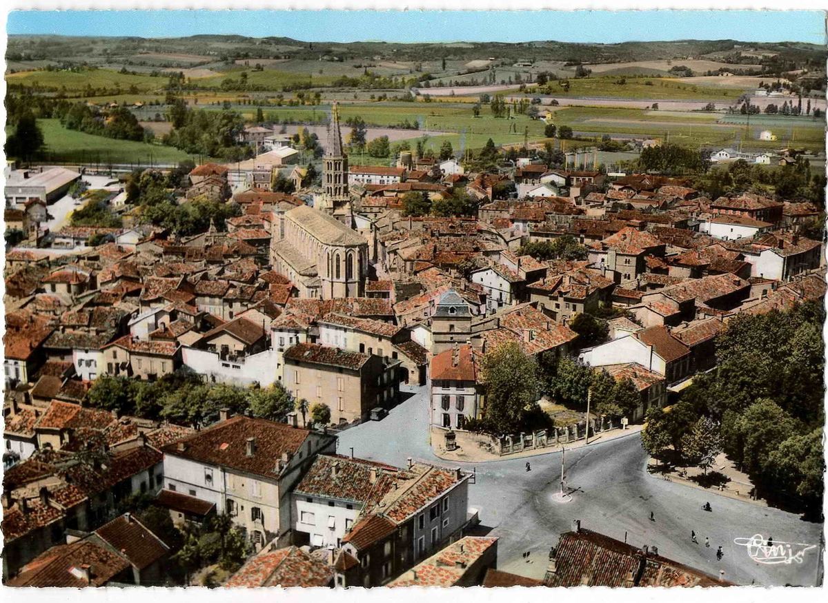 Vue générale de Caussade au début du XXe siècle